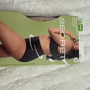 Secret Seamless Shaping Brief in Nude/Light Tan.  S/M-P/M - NWT